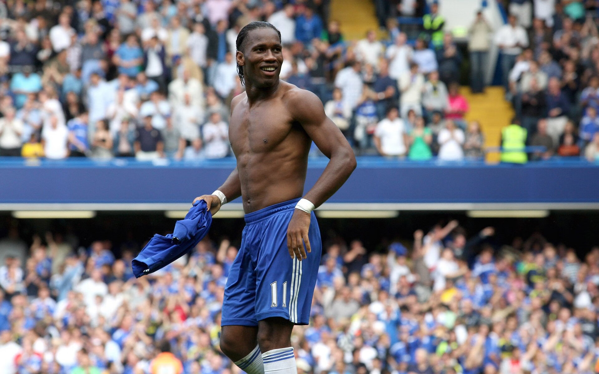 爱游戏体育官网-德甲全场焦点：攻防对抗中的精彩瞬间，德甲现场